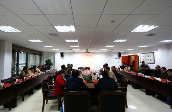 衡陽(yáng)先進(jìn)裝備制造業(yè)職教集團暨衡陽(yáng)市職業(yè)院校計算機類(lèi)專(zhuān)業(yè)建設研討會(huì )在我院召開(kāi)1 衡陽(yáng)先進(jìn)裝備制造業(yè)職教集團暨衡陽(yáng)市職業(yè)院校計算機類(lèi)專(zhuān)業(yè)建設研討會(huì )在我院召開(kāi)1